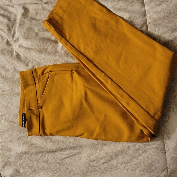 Wearever Pants - Mustard Pants Sz M.